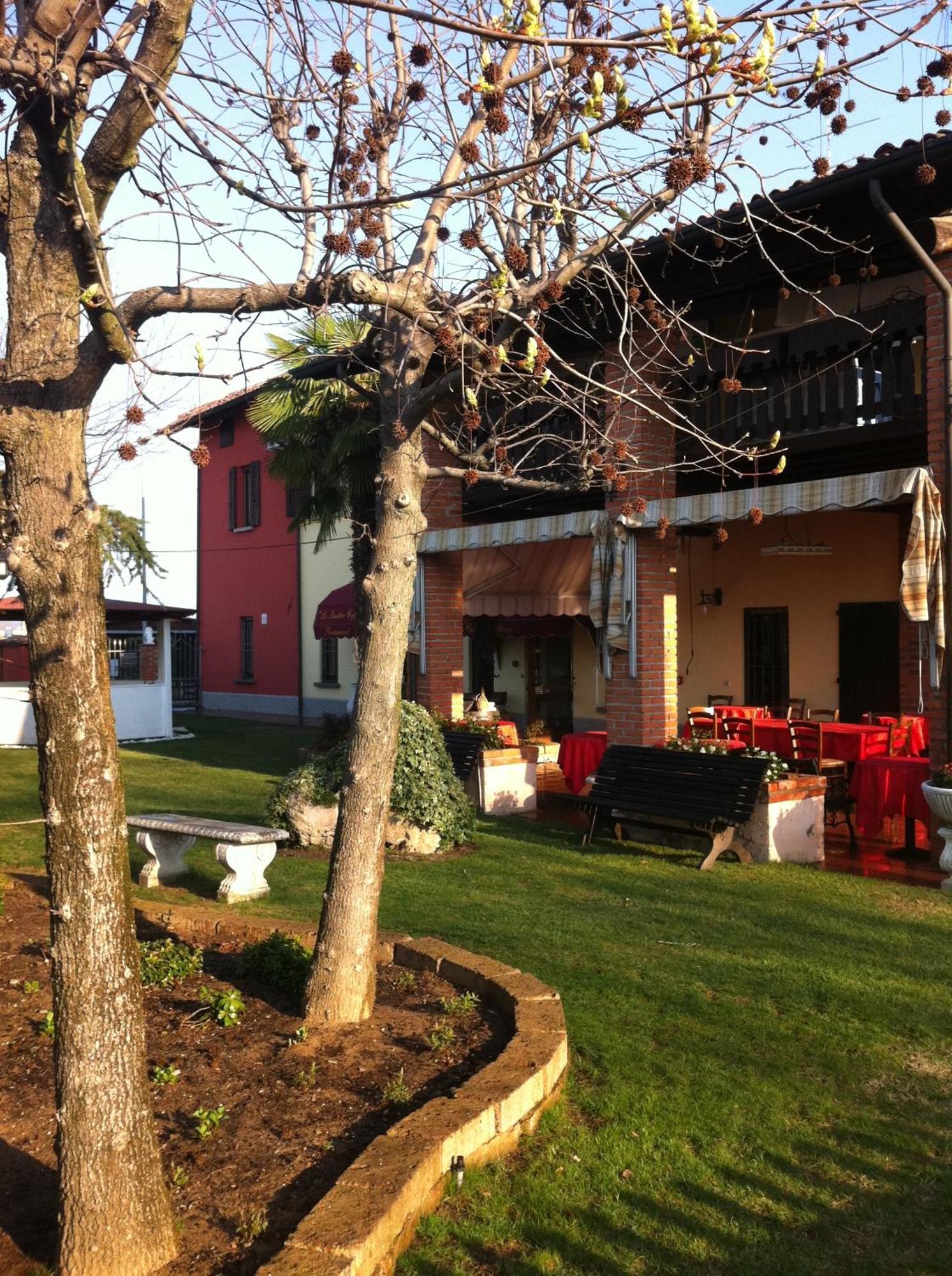 Manuela Le Quattro Coppe Hotell Desenzano del Garda Exteriör bild