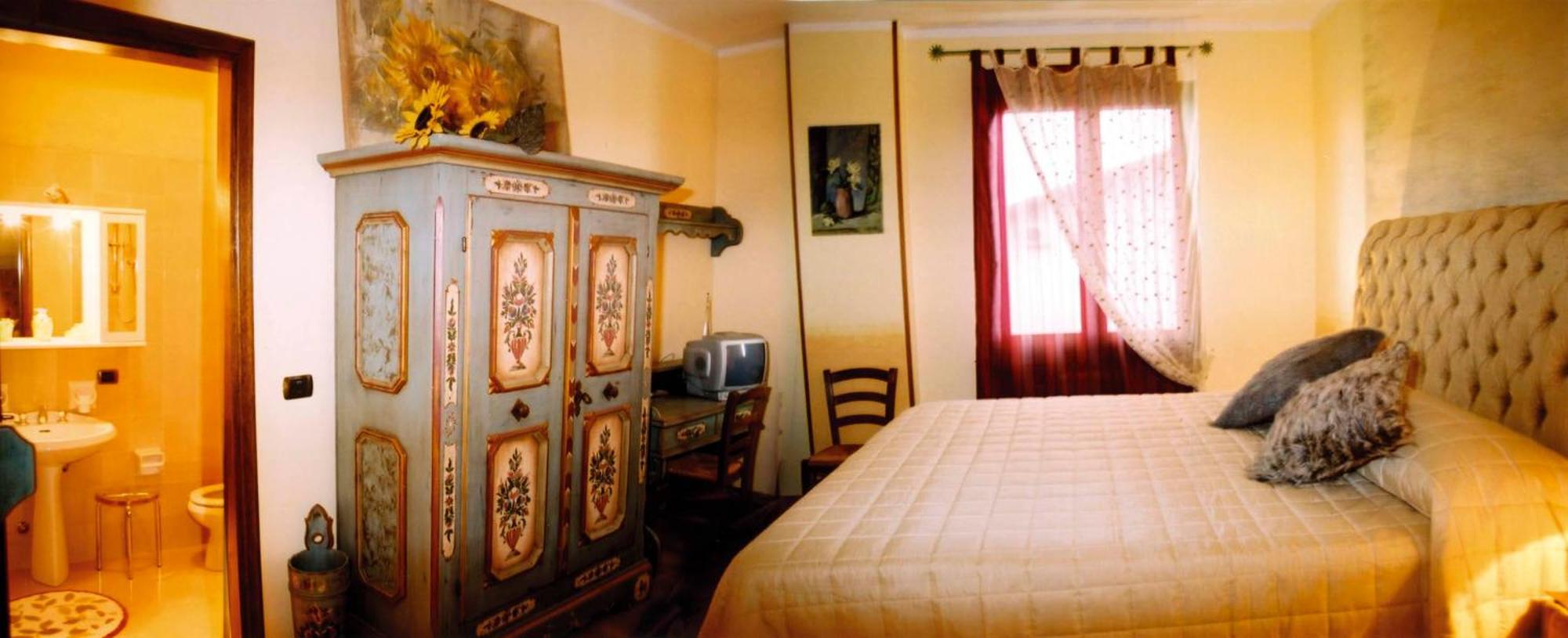 Manuela Le Quattro Coppe Hotell Desenzano del Garda Exteriör bild
