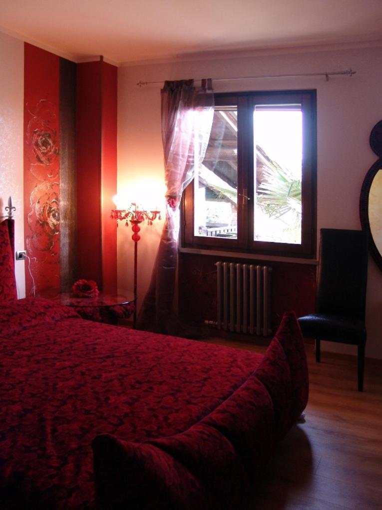 Manuela Le Quattro Coppe Hotell Desenzano del Garda Exteriör bild