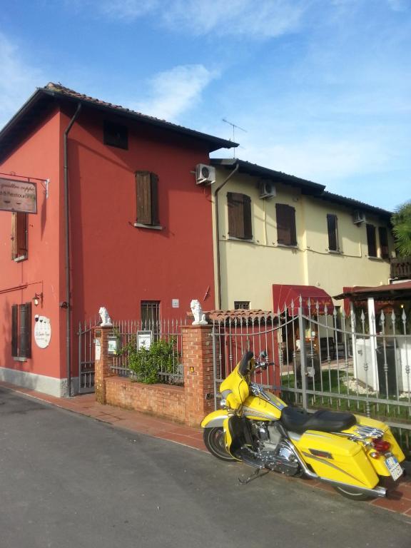Manuela Le Quattro Coppe Hotell Desenzano del Garda Exteriör bild