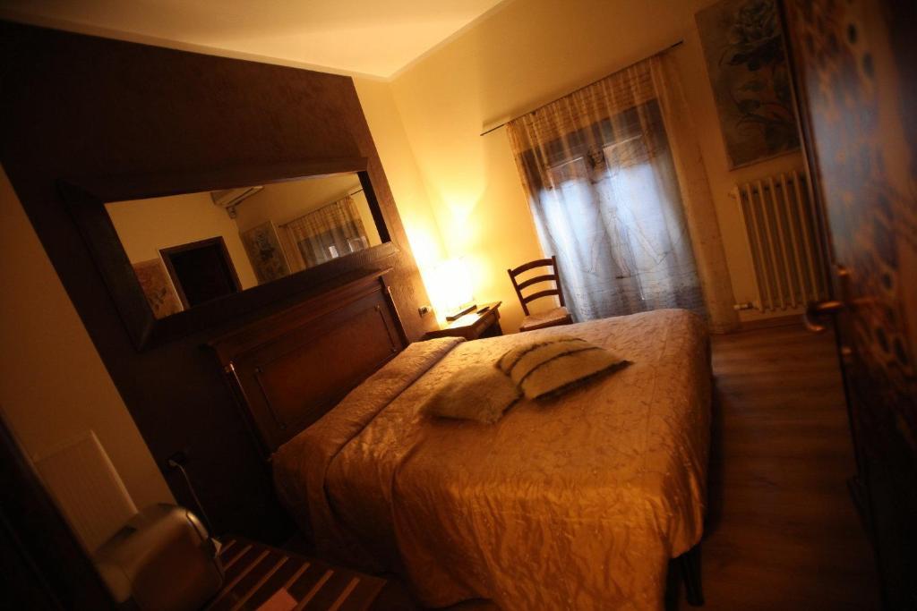Manuela Le Quattro Coppe Hotell Desenzano del Garda Exteriör bild
